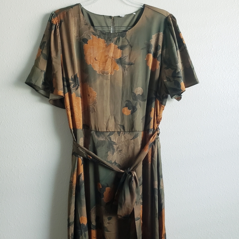 Balric Born Agnes Satin Maxi Dress Short Sleeve Floral New Without Tags - Picture 3 of 9